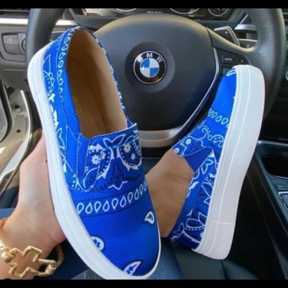 🔵Blue slip on bandana sneaker - Picture 2 of 4